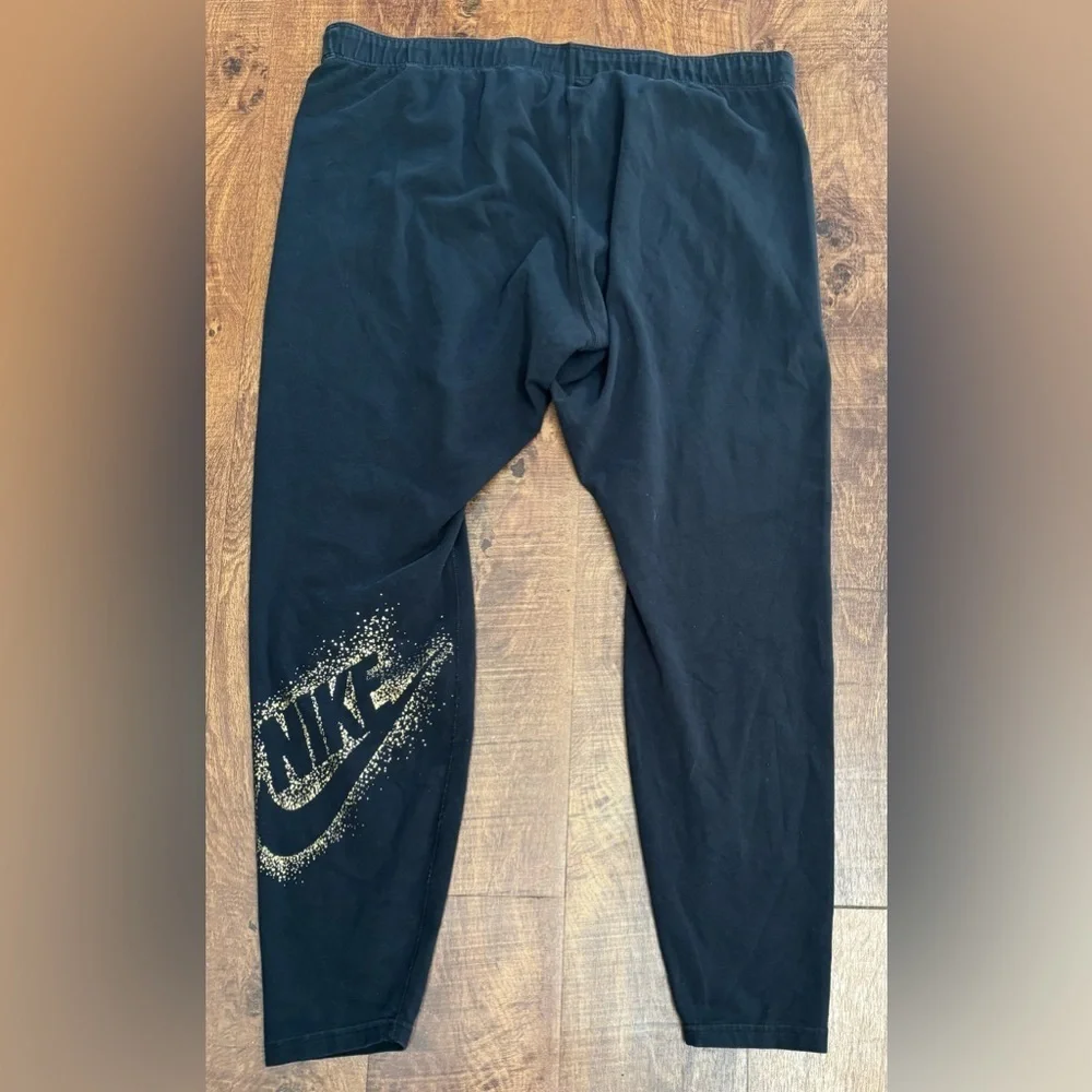 Nike recycled & organic materials plus size leggings women Sz 2X